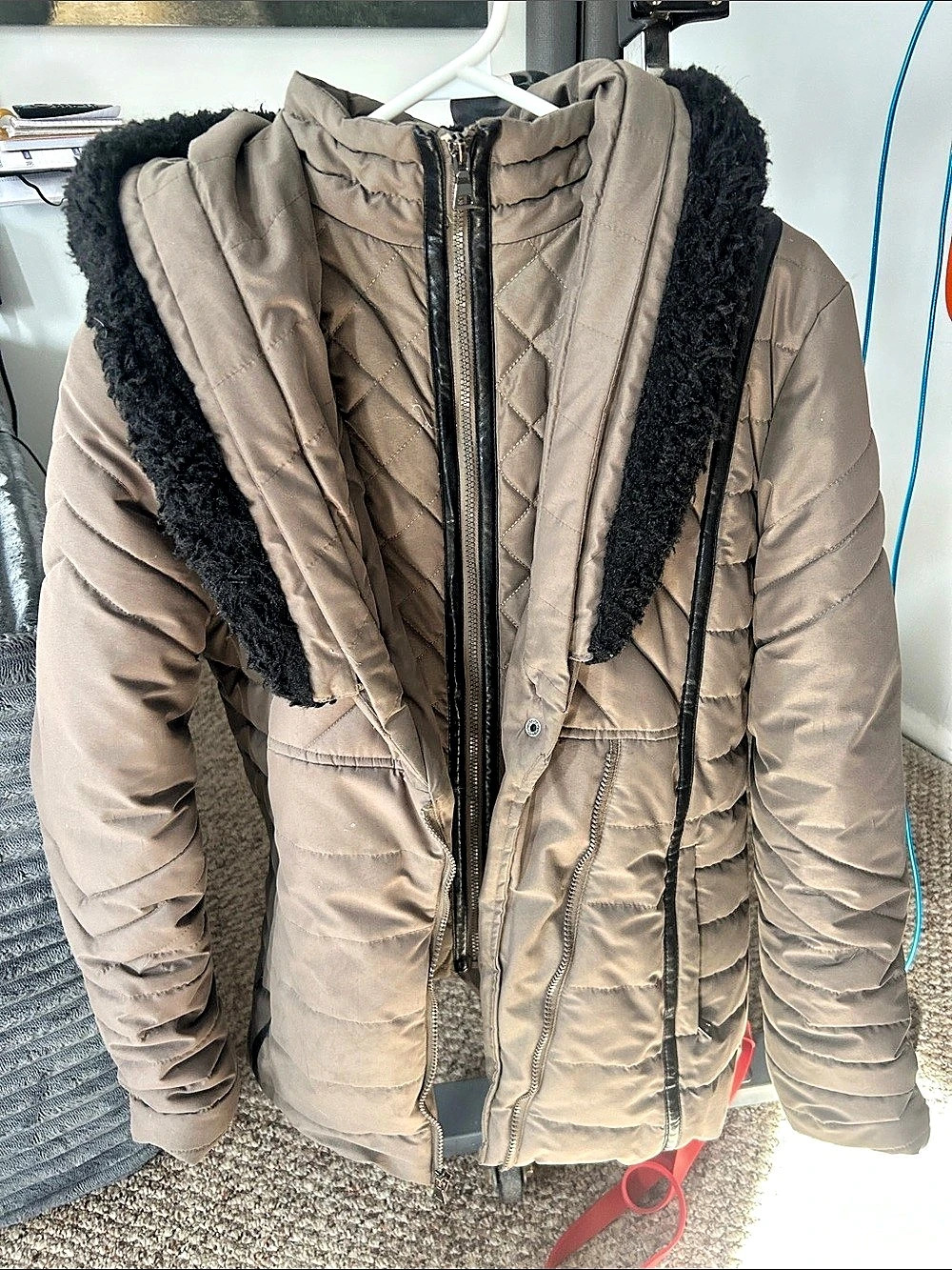 Kismet Puffer Jacket in Brown/Green Size Medium